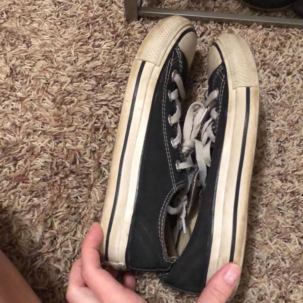 Black Converse - Picture 4 of 4